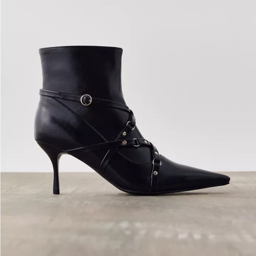 URBAN OUTFITTERS + Azalea Wang Purnima Ankle Boot